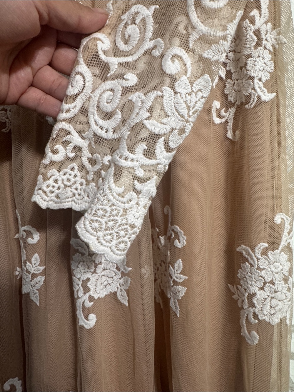 Forever 21 floral embroidered mesh maxi dress. - Picture 6 of 10